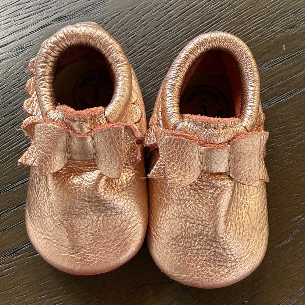 Freshly Picked Metallic Soft Sole Kids Moccasins size 3